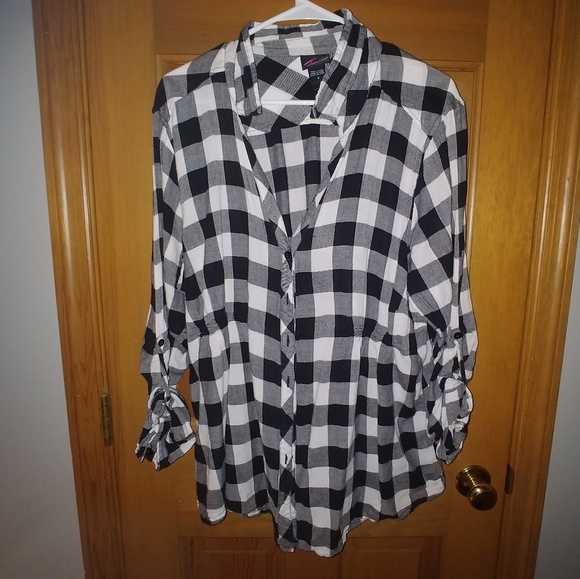 torrid Tops - Black and White Button-Up